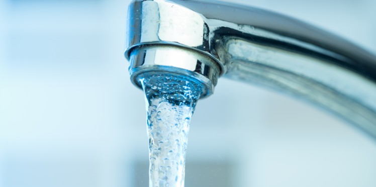 carafe-d-eau-filtrante-pourquoi-traiter-l-eau-du-robinet